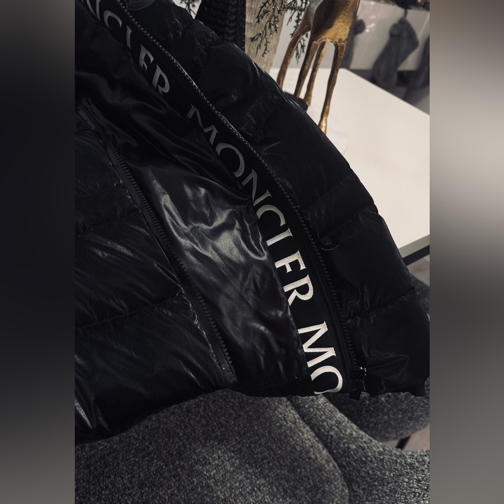 Moncler black Tharon quilted nylon down jacket size 4 - Picture 8 of 14
